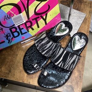 Chic Black and Silver Textured Sandals